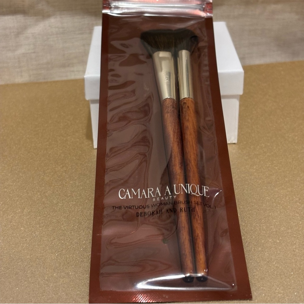 Camara A Unique Beauty Virtuous Women Makeup Brush Set
